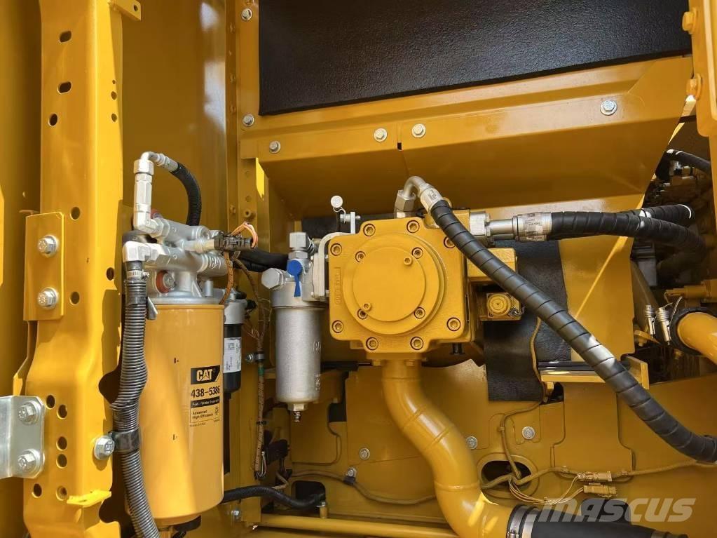 CAT 320 D GC حفارات زحافة