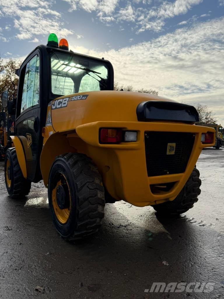 JCB 520-40 مناولات متداخلة