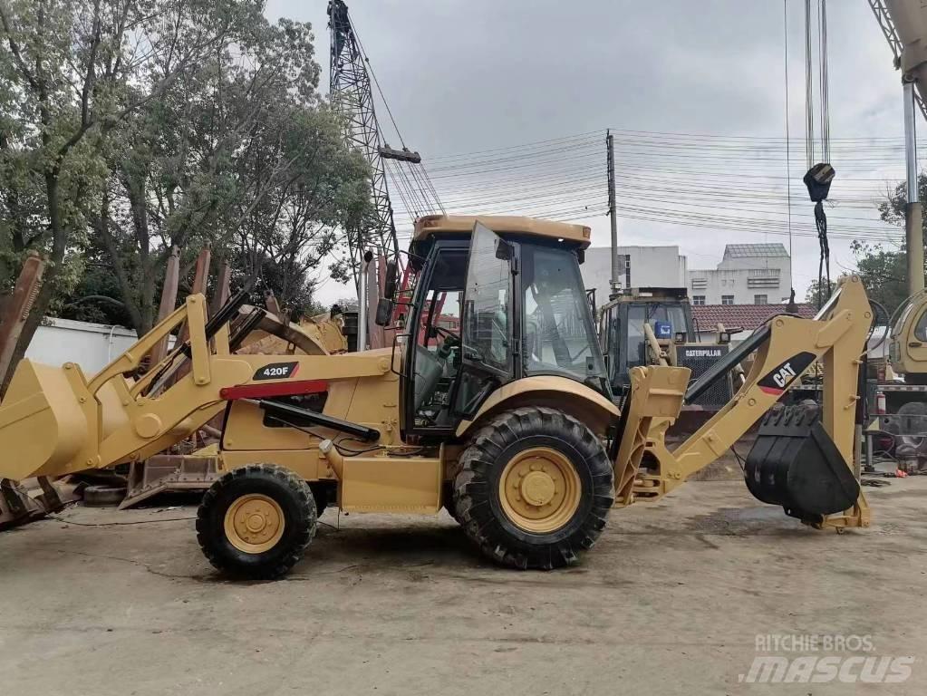 CAT 420 F لوادر ذات جرافات عكسية