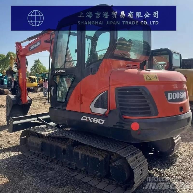 Doosan DX 60 حفارات زحافة