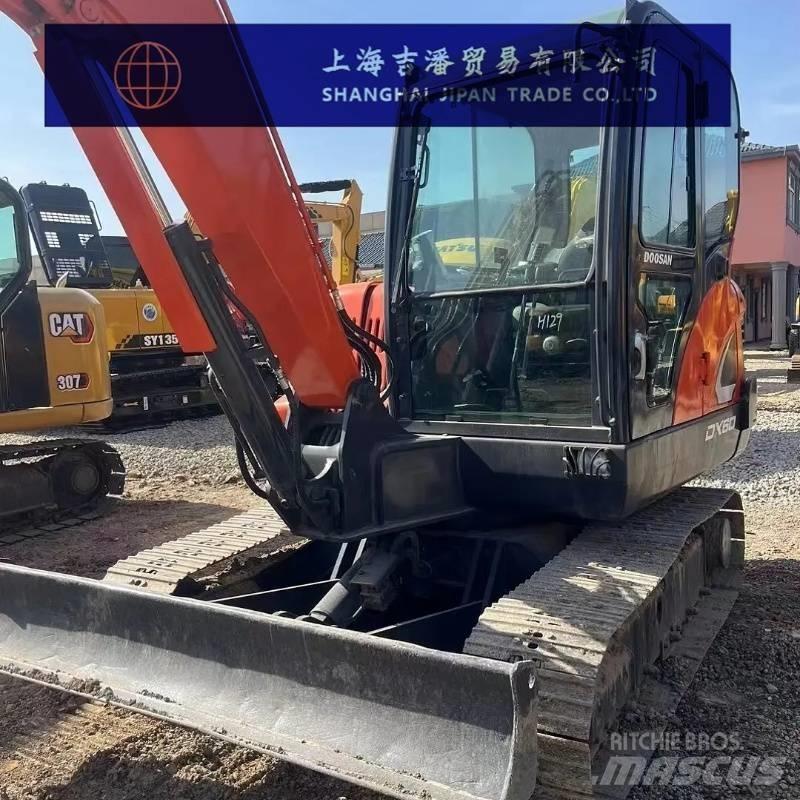 Doosan DX 60 حفارات زحافة