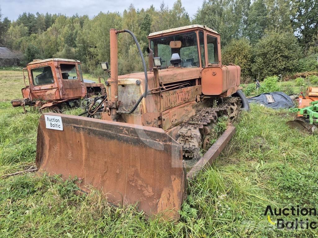  Onbekend DT-75 بلدوزرات مجنزرة