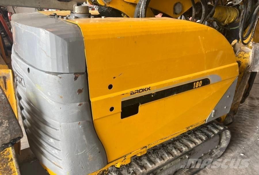 Brokk 180 حفارات هدم