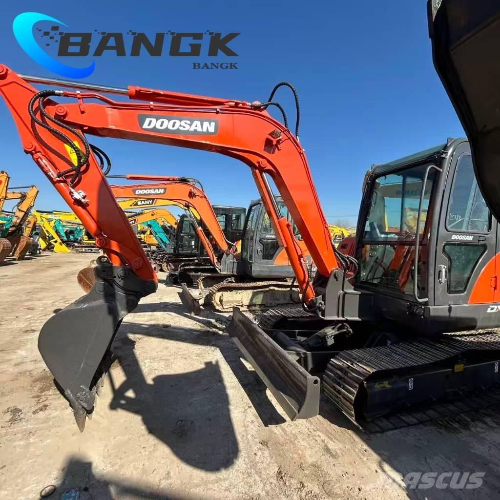 Doosan DX 60-9 C حفارات زحافة