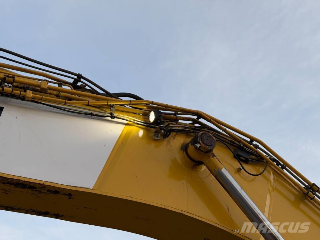 Komatsu PC 490 LC-11 حفارات زحافة