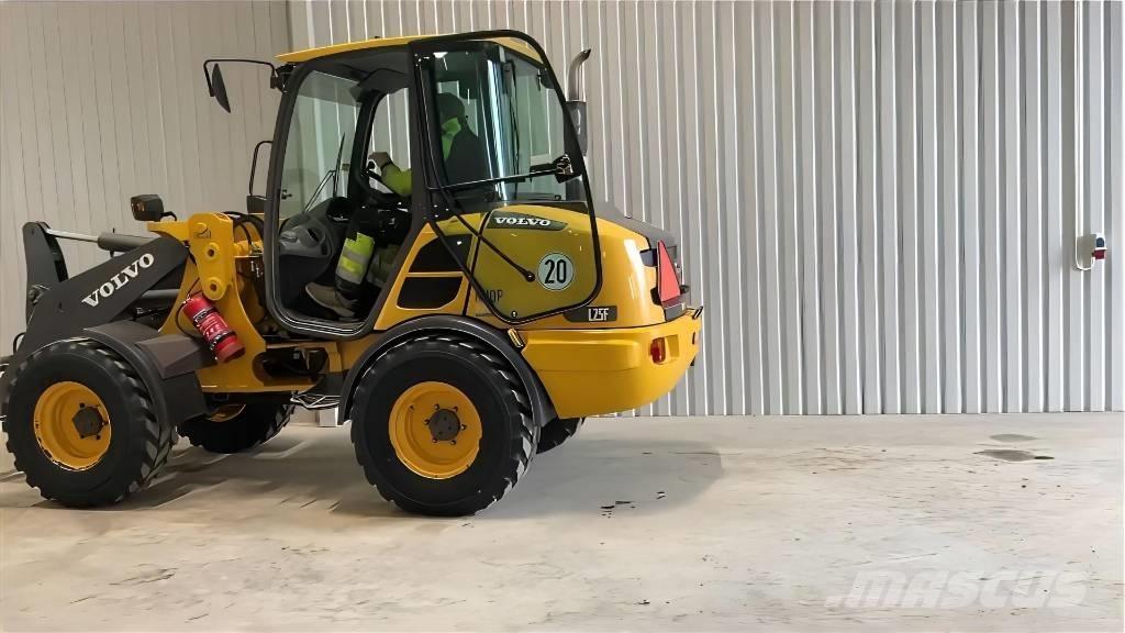 Volvo L 25 F لوادر بعجل