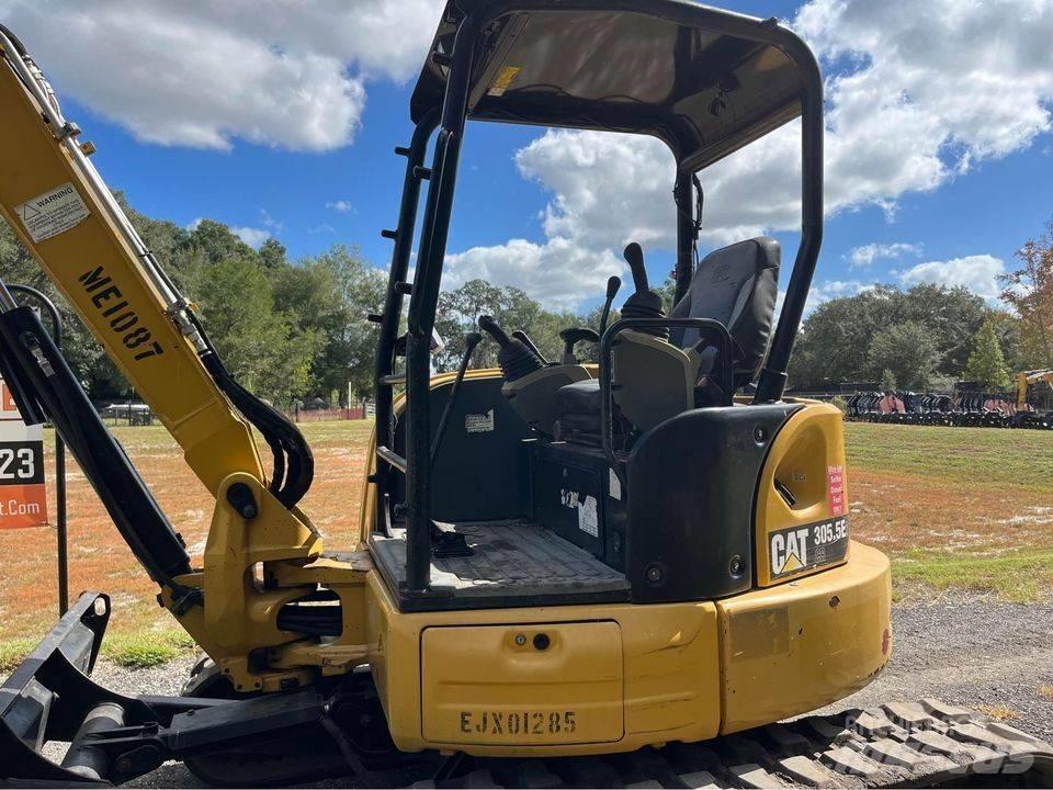 CAT 305.5 E2 CR حفارات صغيرة أقل من 7 طن (حفارات صغيرة)