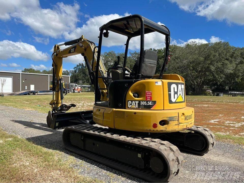 CAT 305.5 E2 CR حفارات صغيرة أقل من 7 طن (حفارات صغيرة)