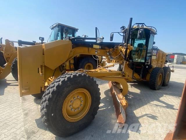CAT 140M معدات تمهيد الطرق