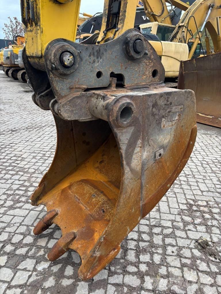 Komatsu PW 180-7 حفارات بعجل