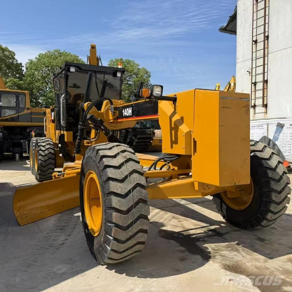 CAT 140 H معدات تمهيد الطرق