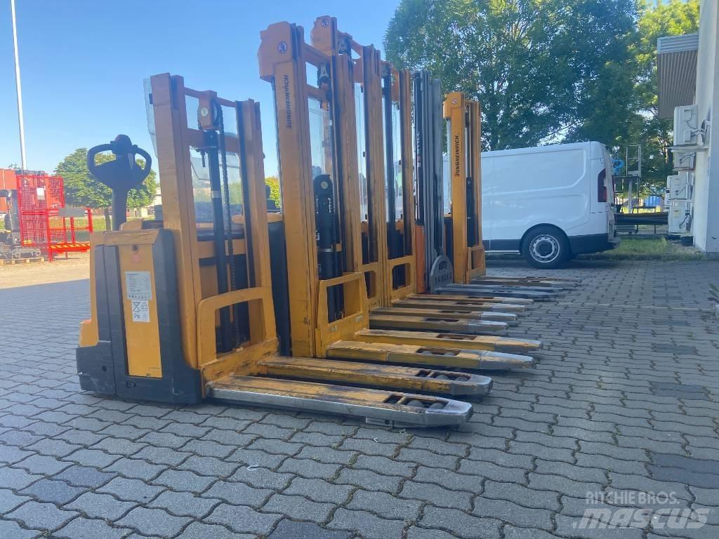 Jungheinrich EJC 110 شاحنات مناولة ذاتية الدفع