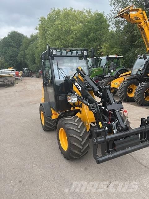 JCB 403 PLUS معدات مناولة لأغراض الزراعة