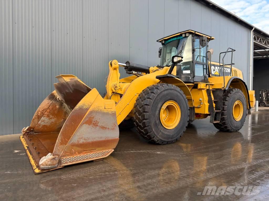 CAT 972M لوادر بعجل
