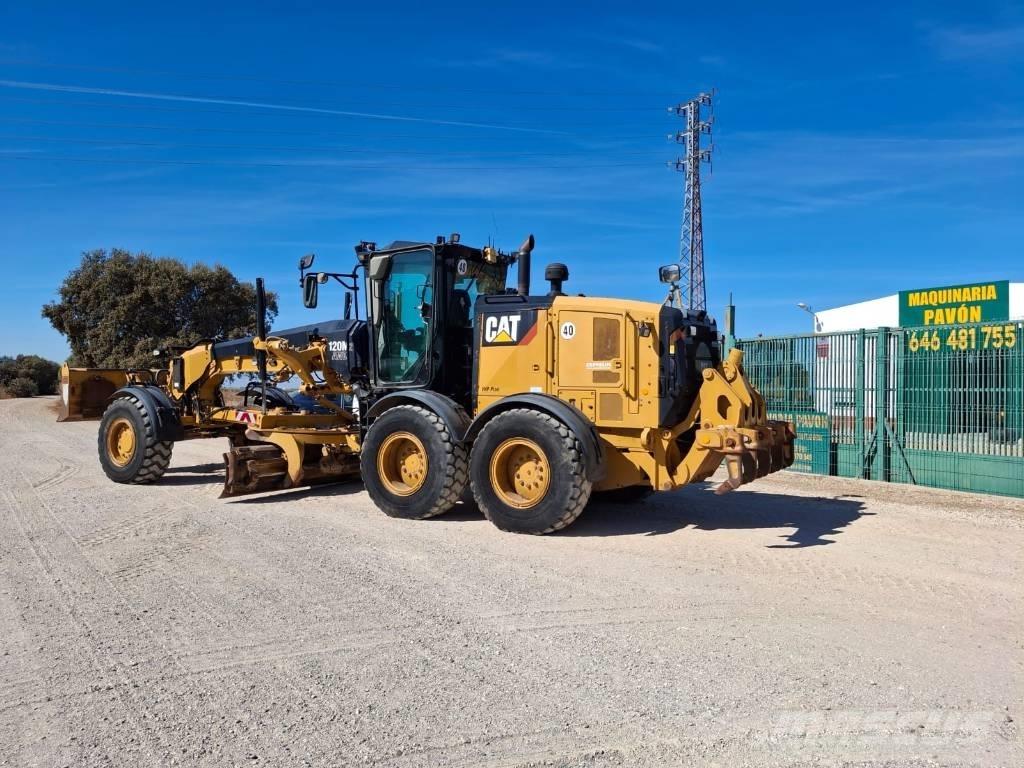 CAT 120 M 2 AWD معدات تمهيد الطرق