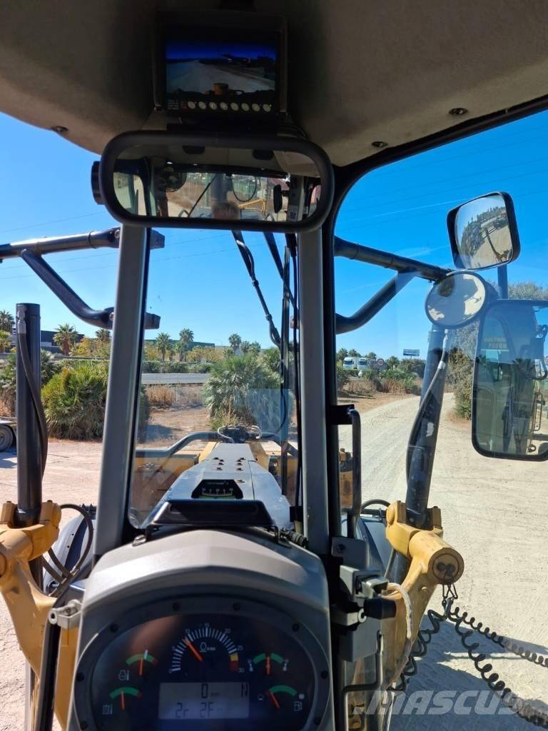 CAT 120 M 2 AWD معدات تمهيد الطرق