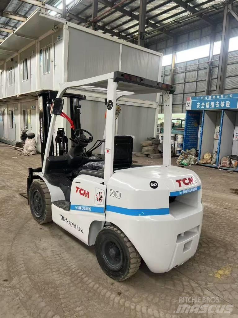 TCM FD 30 شاحنات الديزل