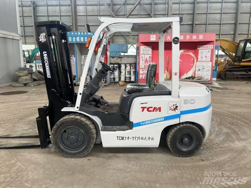 TCM FD 30 شاحنات الديزل