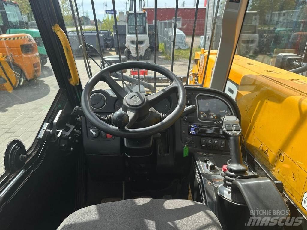 JCB 525-60 مناولات متداخلة