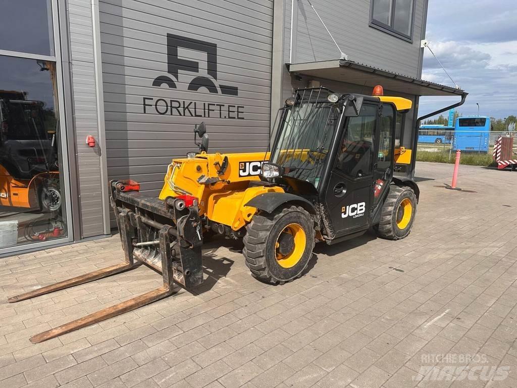 JCB 525-60 مناولات متداخلة
