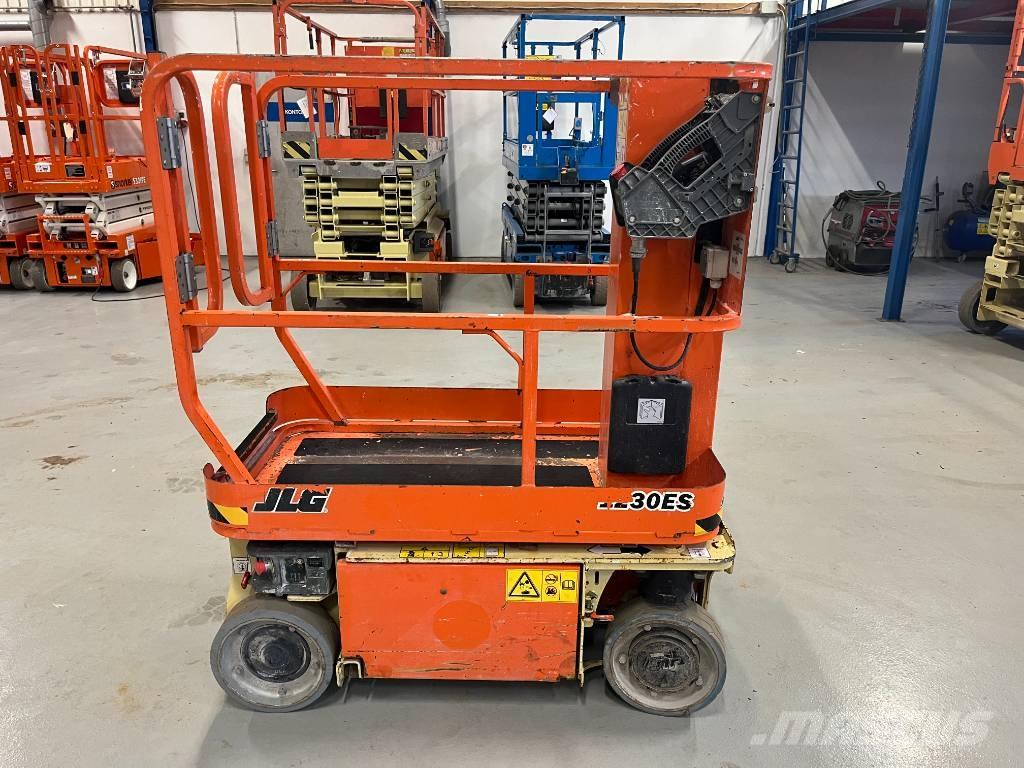 JLG 1230 ES رافعات السارية الرأسية