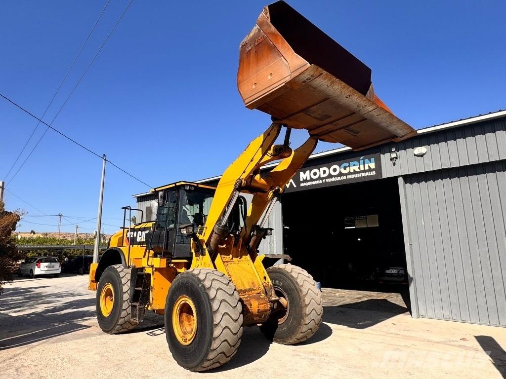 CAT 972 M لوادر بعجل