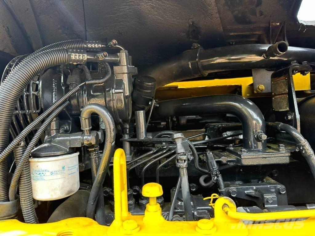 Komatsu PC 78 US-6N0 حفارات زحافة