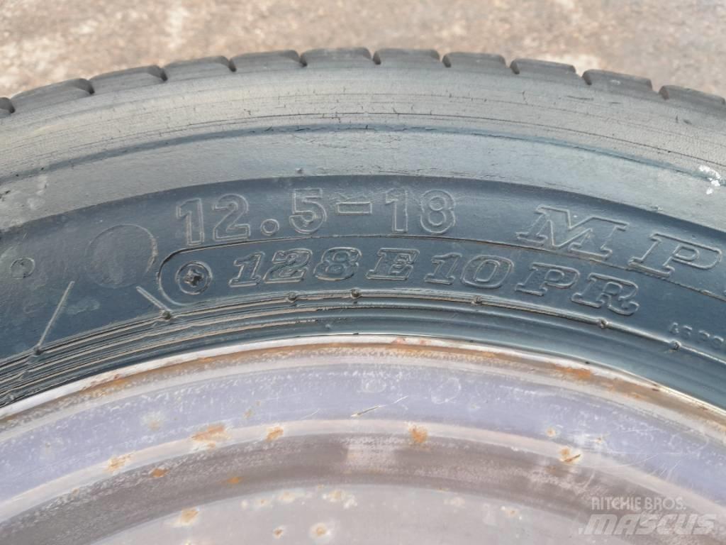 Dunlop 12,5-18 Hjul الإطارات والعجلات والحافات