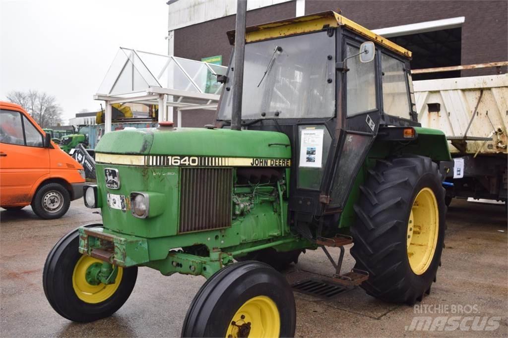 John Deere 1640 الجرارات