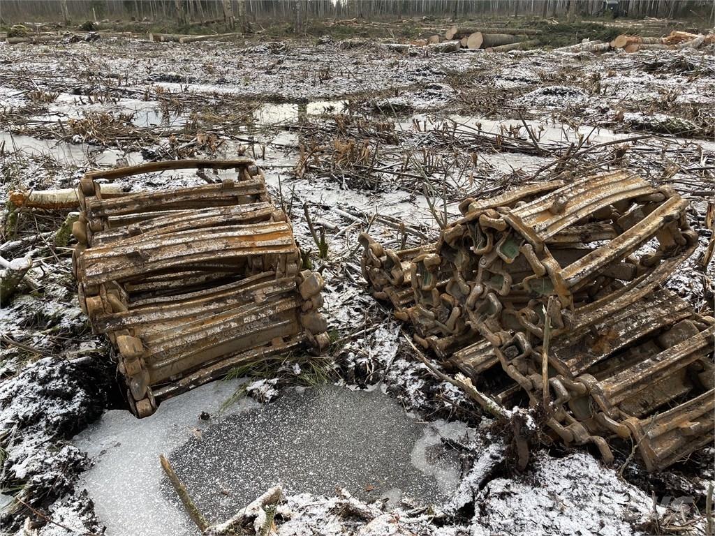 John Deere 1110 G شاحنات