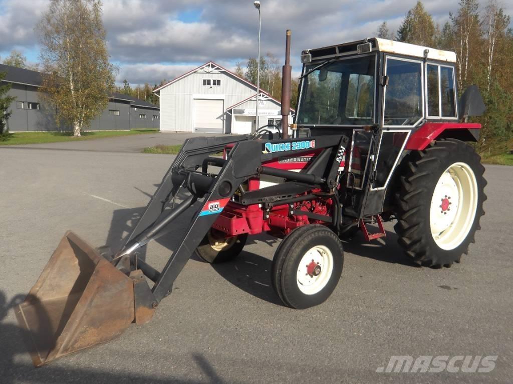 International 674 الجرارات