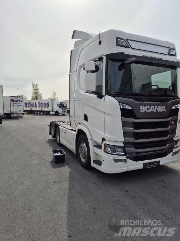 Scania R 540 وحدات الجر