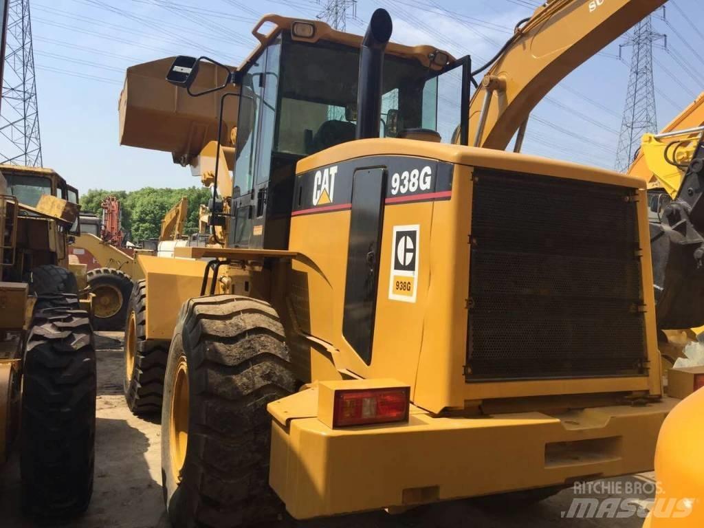 CAT 938 G لوادر بعجل