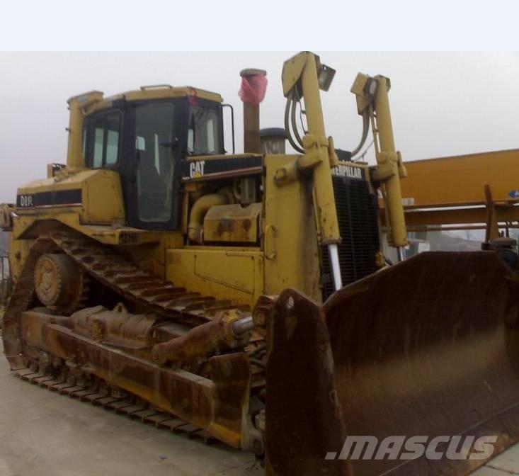 CAT D 8 R بلدوزرات مجنزرة