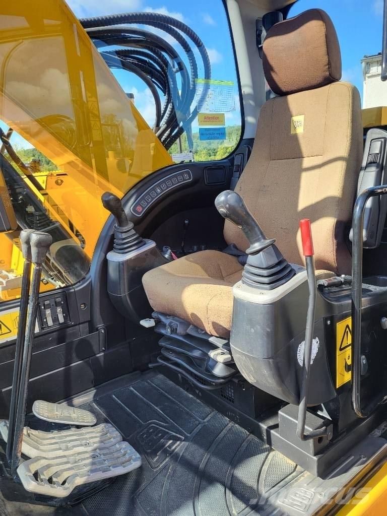 JCB JZ 140 LC حفارات زحافة