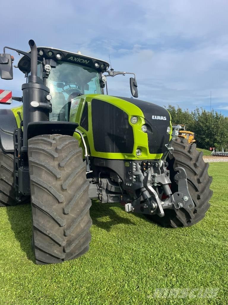 CLAAS AXIO 960 الجرارات