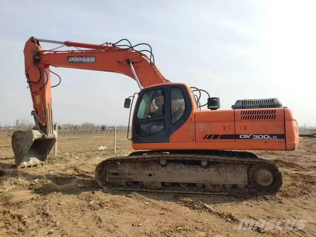 Doosan DX300 حفارات زحافة