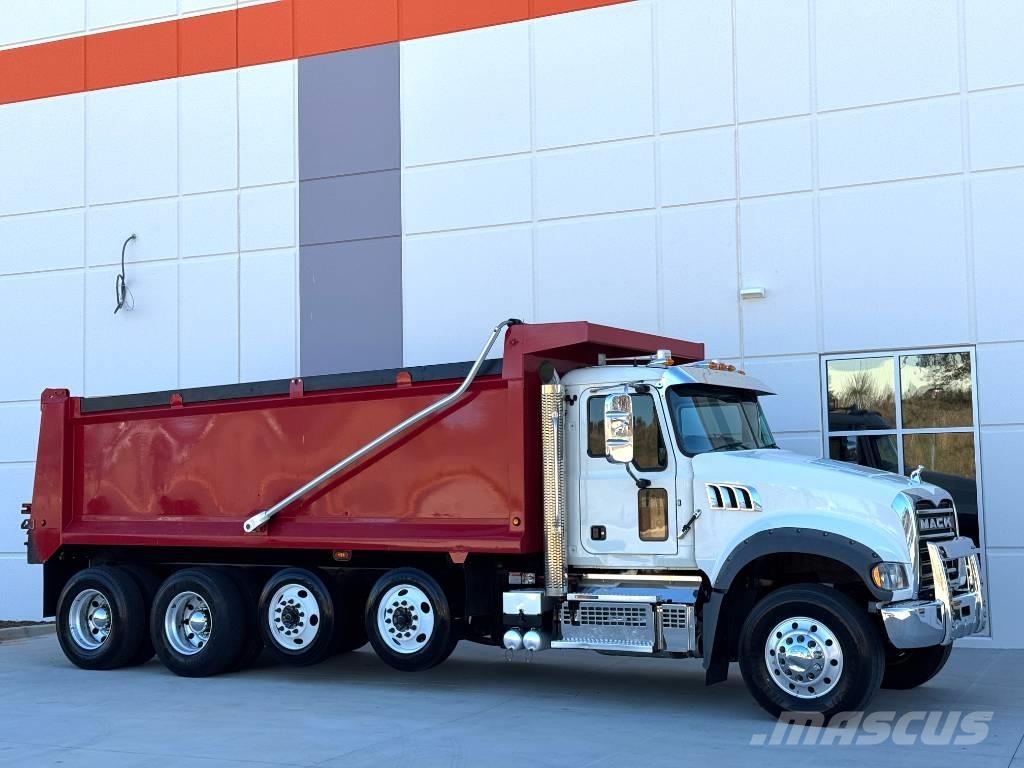 Mack Granite شاحنات قلابة