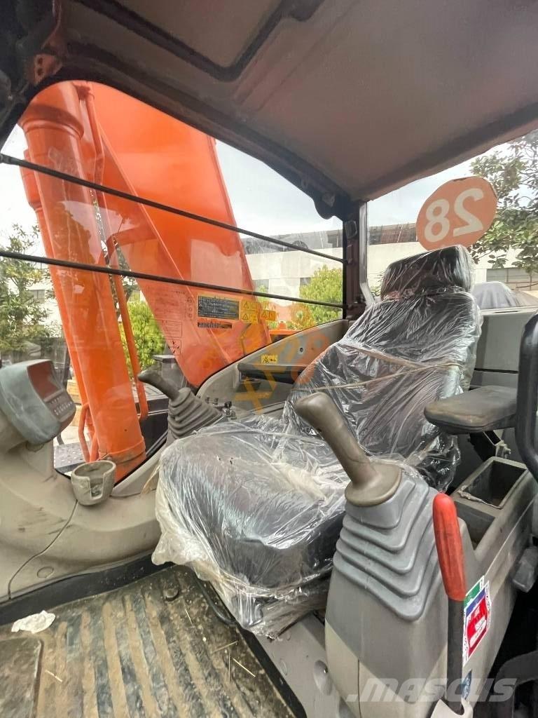Hitachi ZX 240 حفارات زحافة