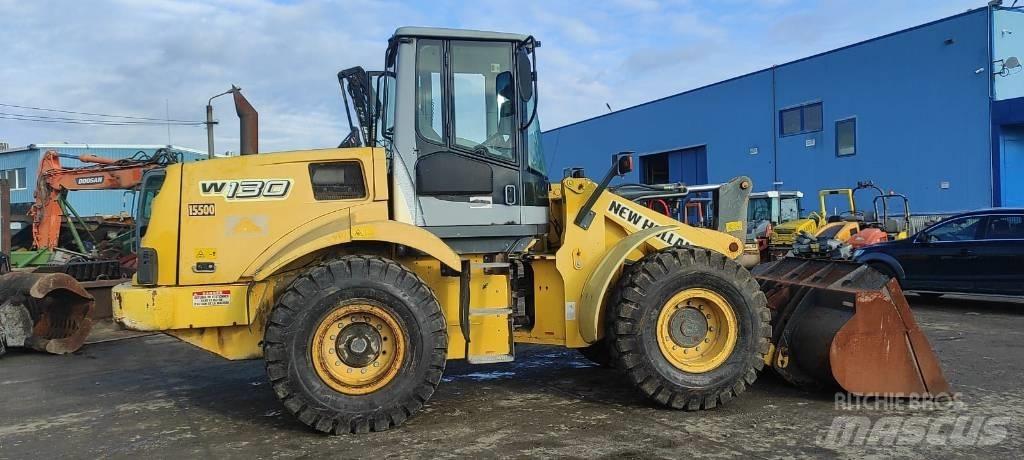 New Holland W 130 لوادر بعجل