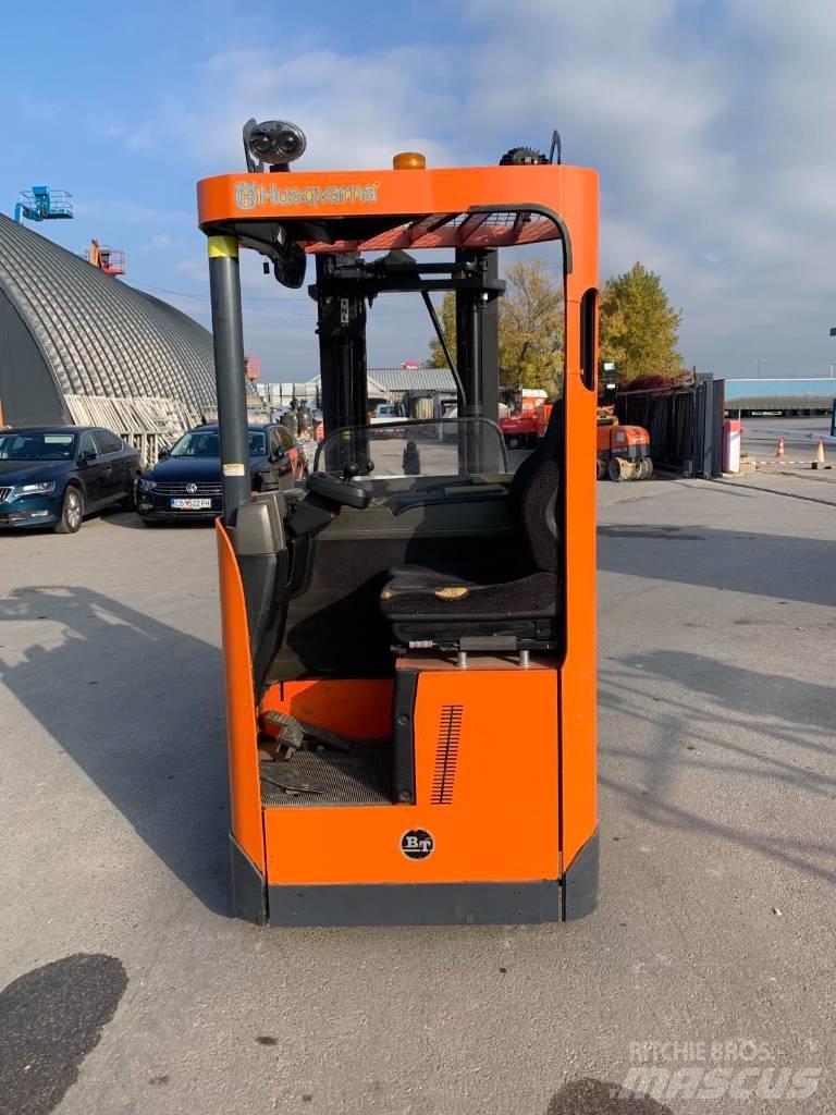 BT SRE 135 L شاحنات مناولة ذاتية الدفع