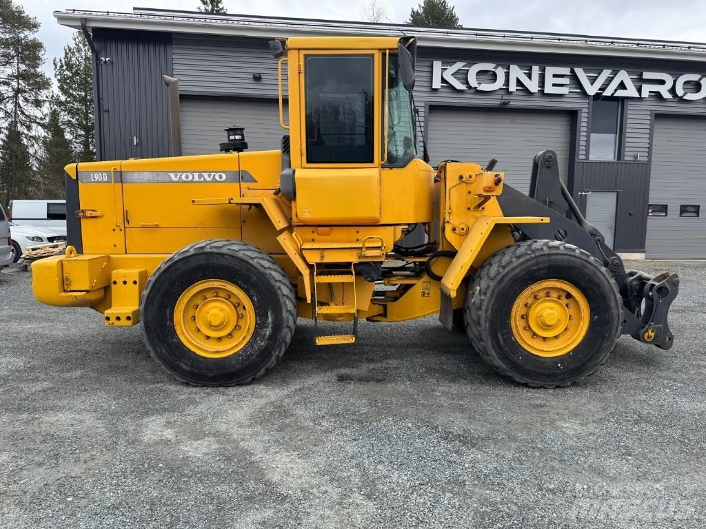 Volvo L 90 D لوادر بعجل