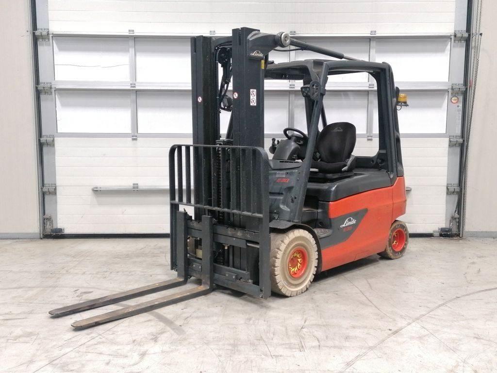 Linde E30L-01 شاحنات ذات رافعات شوكية تعمل بالكهرباء