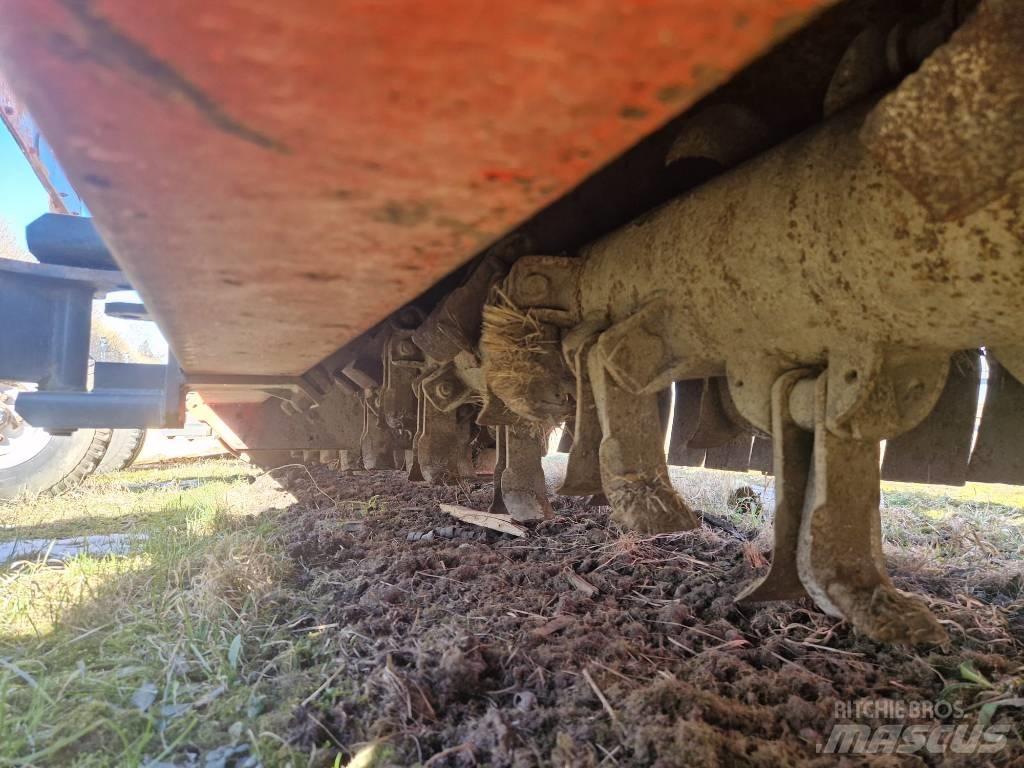 Kuhn RM 480 R جزازات وأغطية المراعي