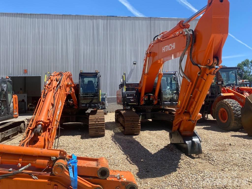 Hitachi ZX 350 LC-6 حفارات زحافة