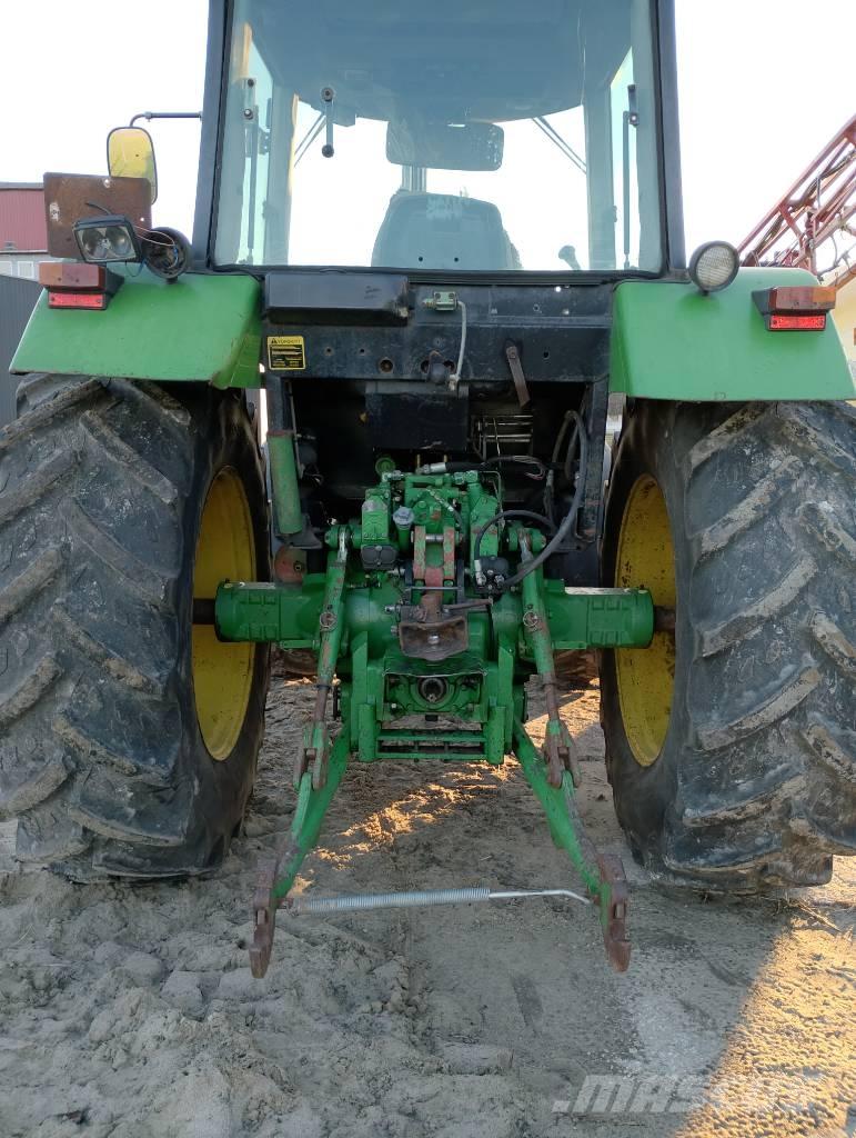 John Deere 4455 الجرارات