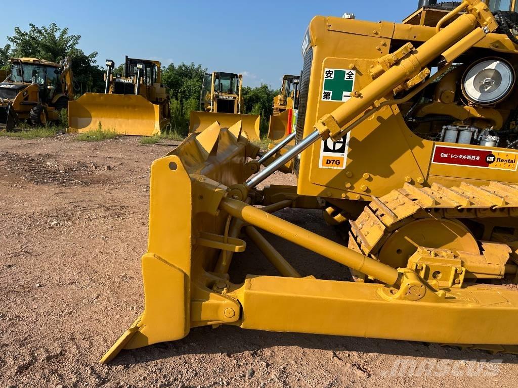 CAT D7G بلدوزرات مجنزرة