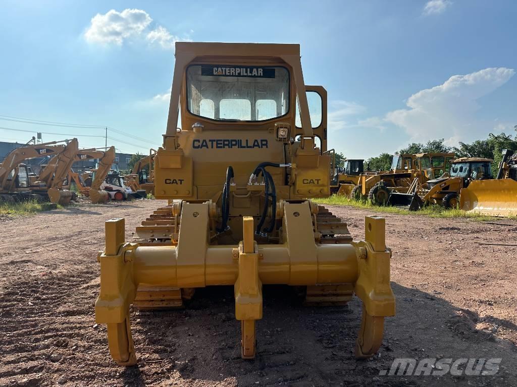 CAT D7G بلدوزرات مجنزرة