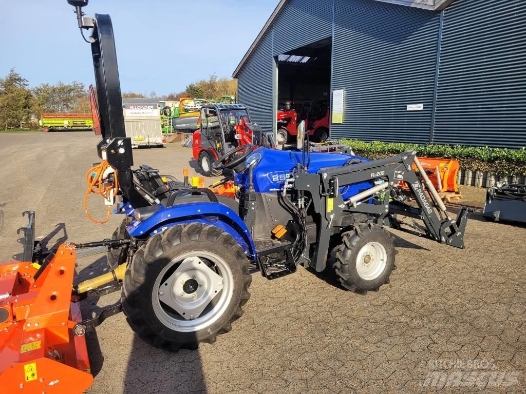Farmtrac 25 G HST جرارات مدمجة