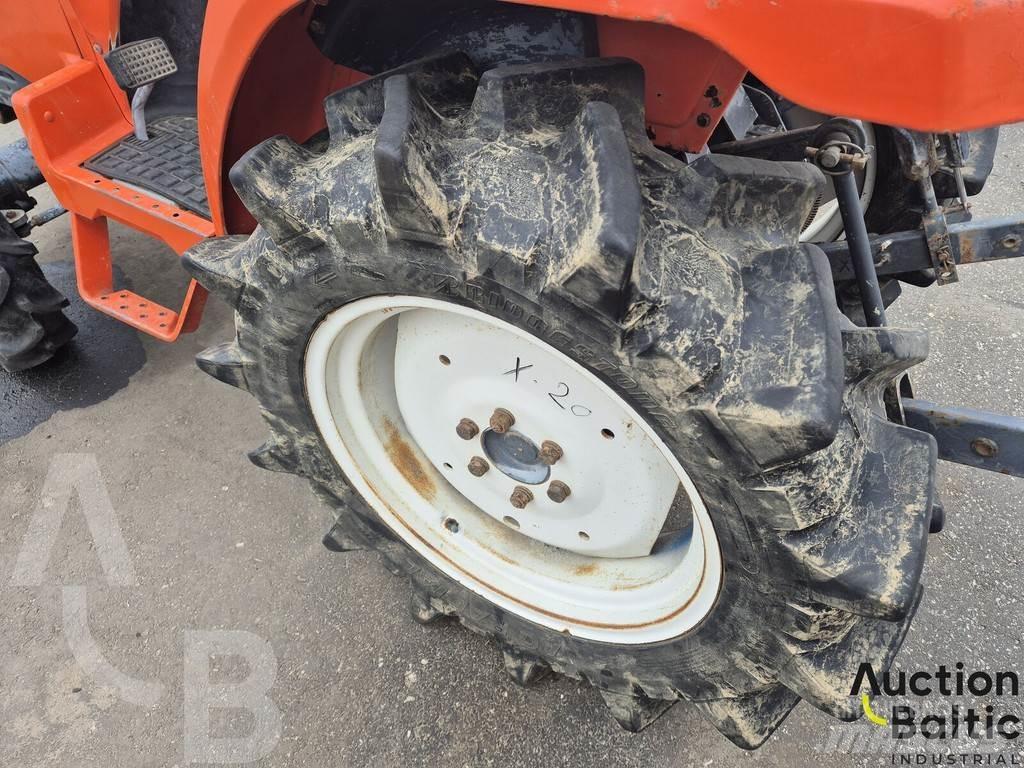 Kubota X 20 DT الجرارات